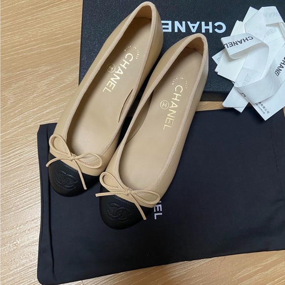 Chanel Women's Flats Size 6 - Picture 1 of 6